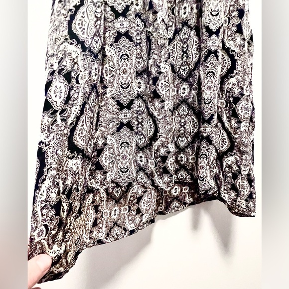 Joie Silk Halter Top, Black & White Print🖤🤍 (Size: M) **NEW WITHOUT TAGS!!🎁** - Picture 12 of 14